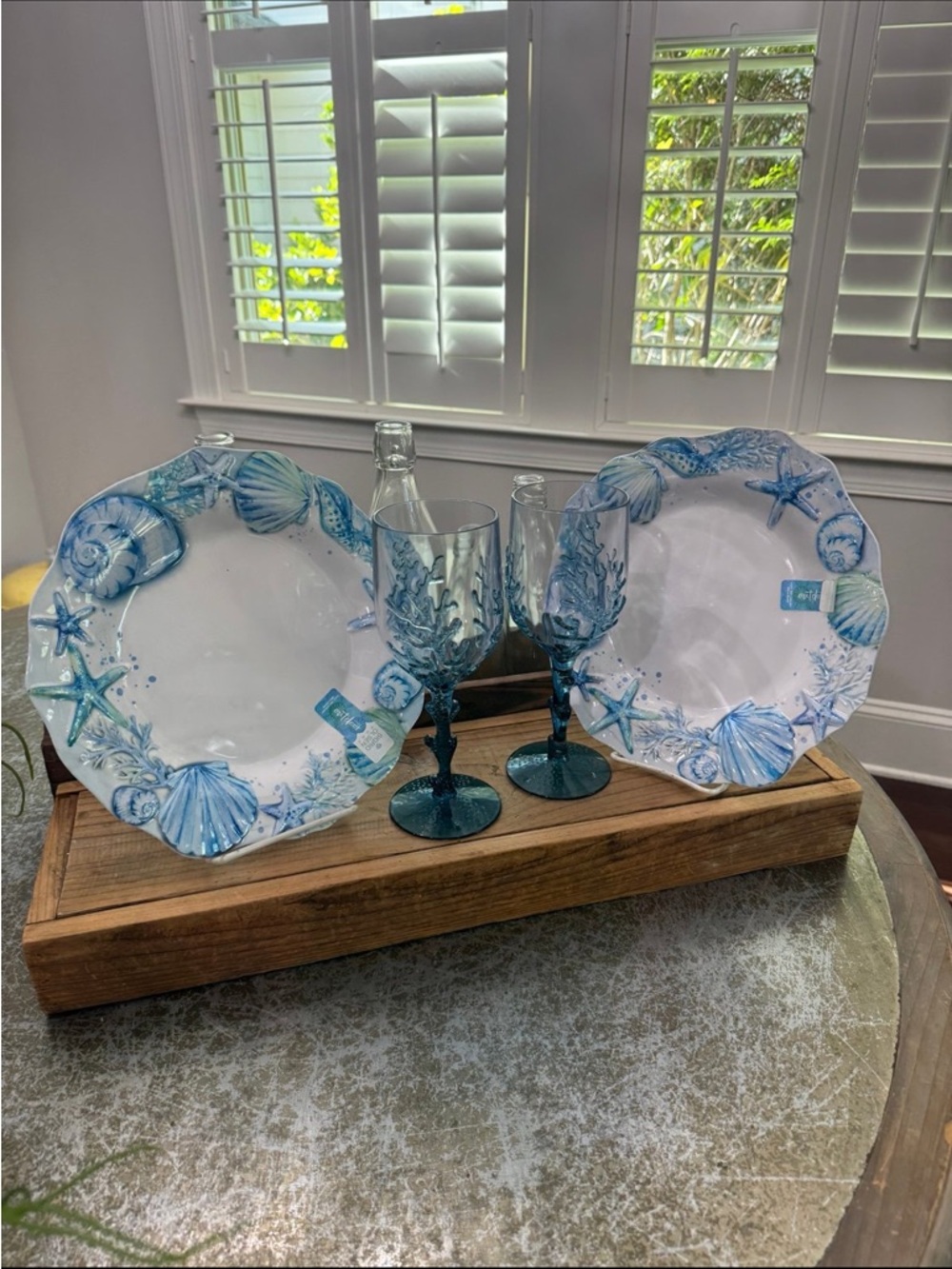 SIGRID OLSEN MELAMINE SEASHELL/ STARFISH BLUE/WHITE  DINNER PLATES WINE GLASSES